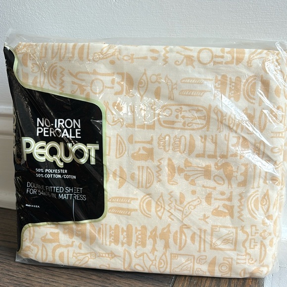 Vintage NOS Pequot DOUBLE fitted sheet, Egyptian hieroglyphic pattern, tan/cream - Picture 1 of 5